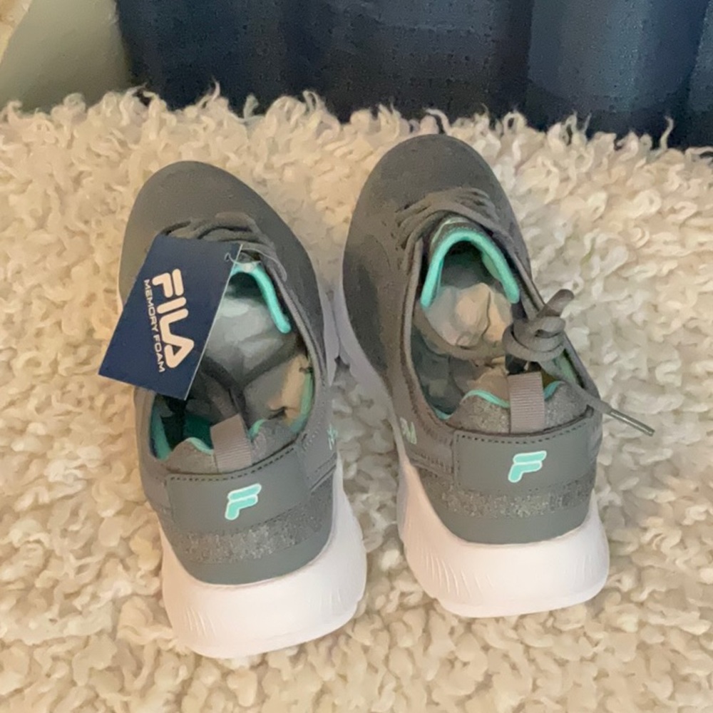 NWT Fila running shoes - Picture 4 of 4